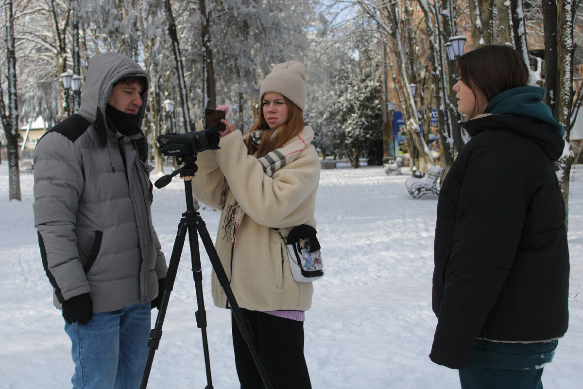 Новороссийска мз кк. Врач в халате за компом. Вызов врача пятигорск. Вызов хирурга на дом из поликлиники по месту жительства. Медэкспресс назарово врачи.