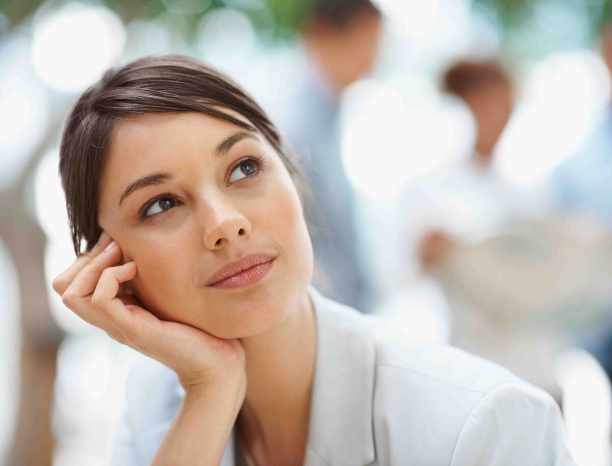 Прежде чем сказать. Задумчивая девушка. Думаешь как ее открыть. Высказывания обо мне. Думаешь как ее открыть.