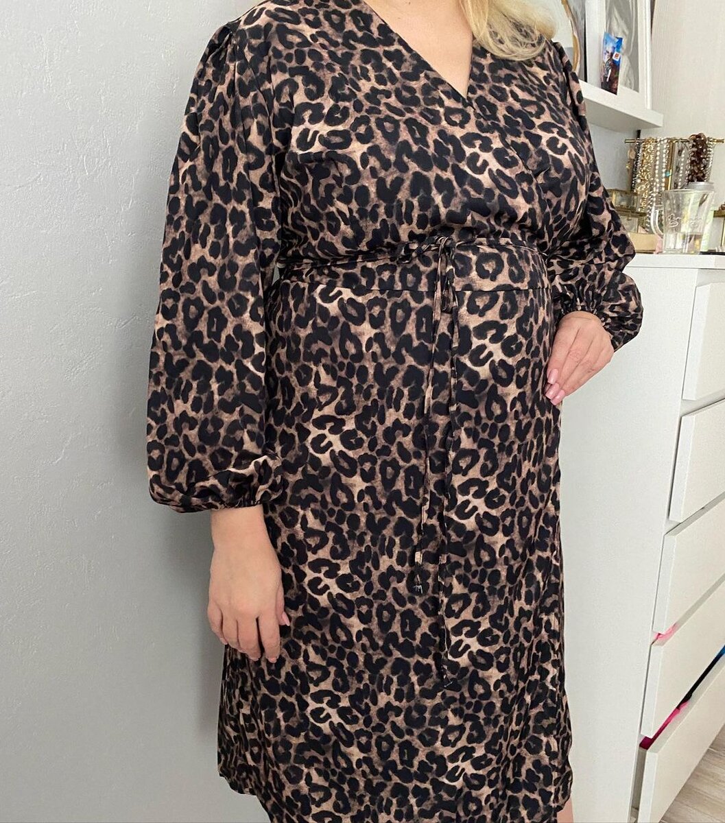 Платье для пухленьких. Платья для полненьких девушек. Платья для полных. Платье на нестандартную фигуру. Платья для полных женщин стильные.