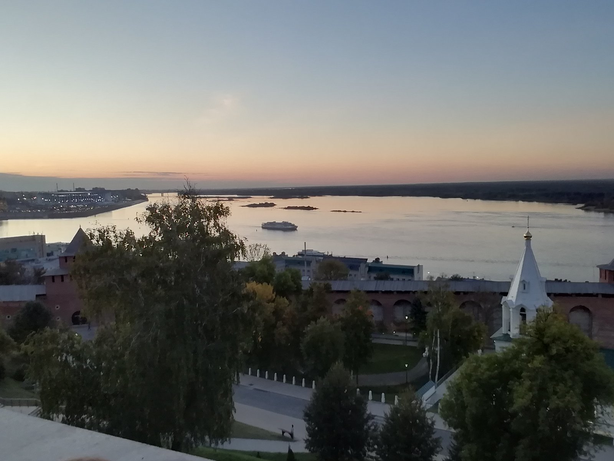 волга и ока в нижнем новгороде. нижний новгород слияние рек ока и волга. слияние оки и волги в нижнем новгороде. нижний новгород реки ока и волга. слияние оки и волги в нижнем новгороде.