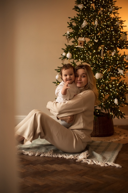 праздник новогодний будем вместе мы встречать. праздник новогодний будем вместе мы встречать. новый год семья. праздник новогодний будем вместе мы встречать. новогодний стол.