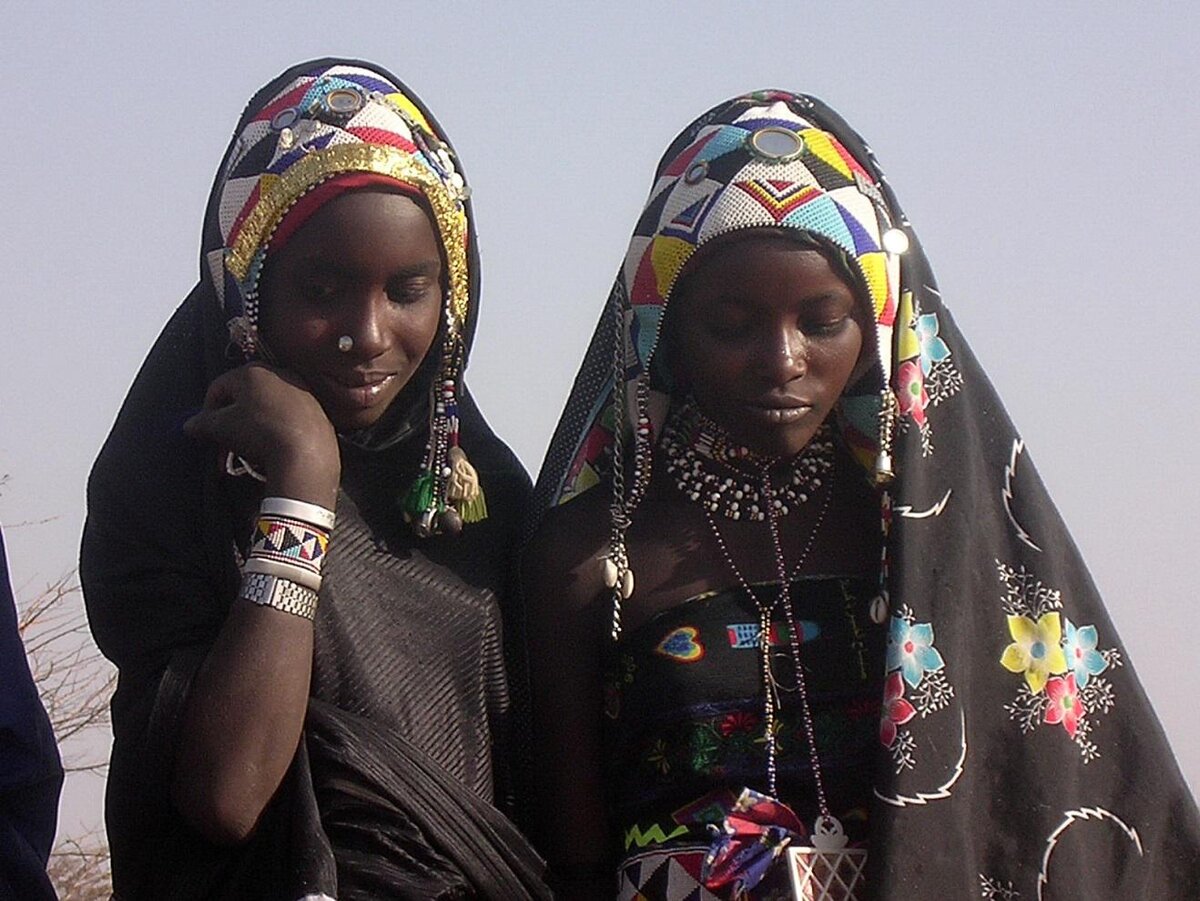 Африкан брэйдс. Жители африки. 6 африканцев. 6 африканцев. Африканец средних лет.