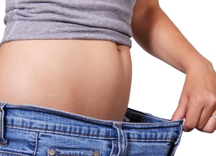 Начинается диета, обычно строгая и низкокалорийная, которая быстро приносит определенное количество потерянных килограммов.