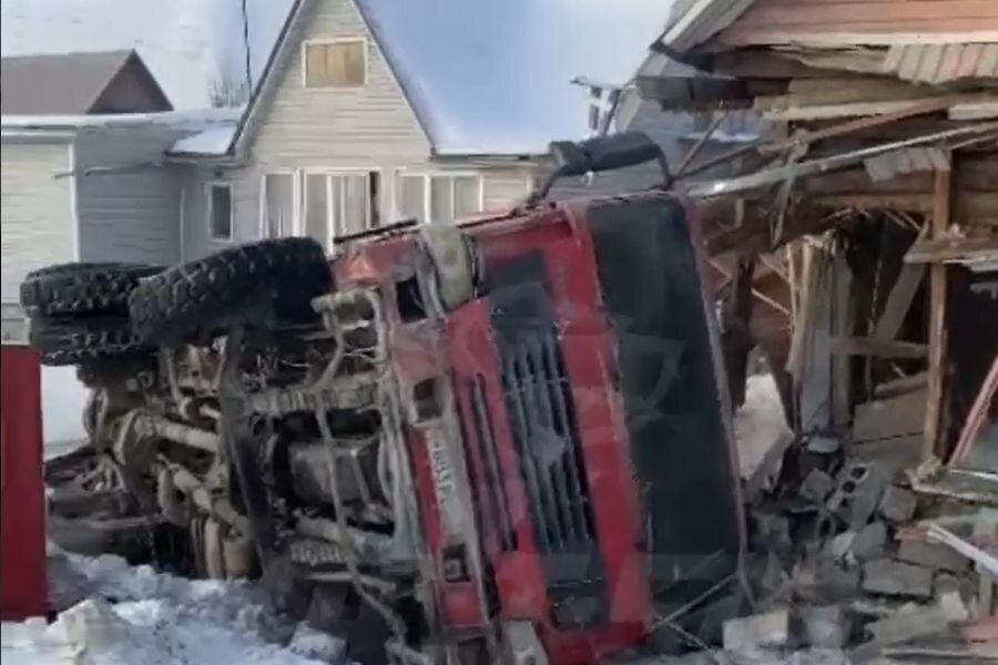 стены индивидуальных домов. сочетание камня и дерева в интерьере. дом махно архитектор. отделка деревом и камнем. стройка дома.
