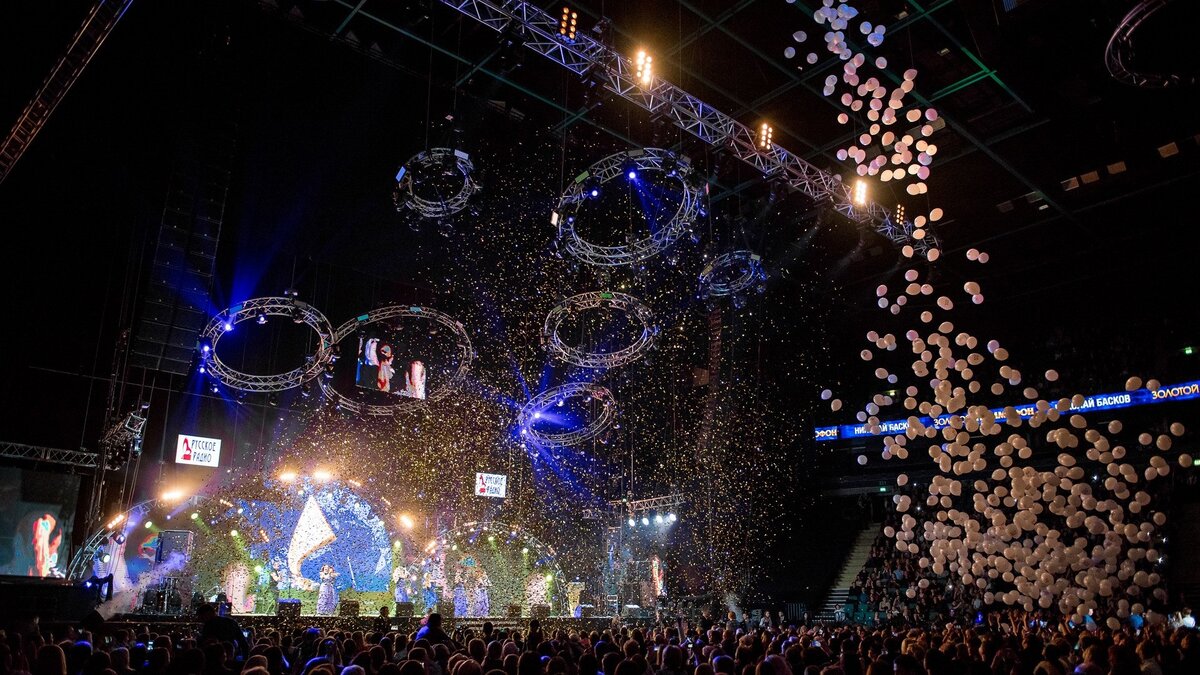 спас на крови санкт-петербург. питерские достопримечательности. санкт-петербургский 25 петергоф. куда сходить в питере компанией. фотосессия в питере.