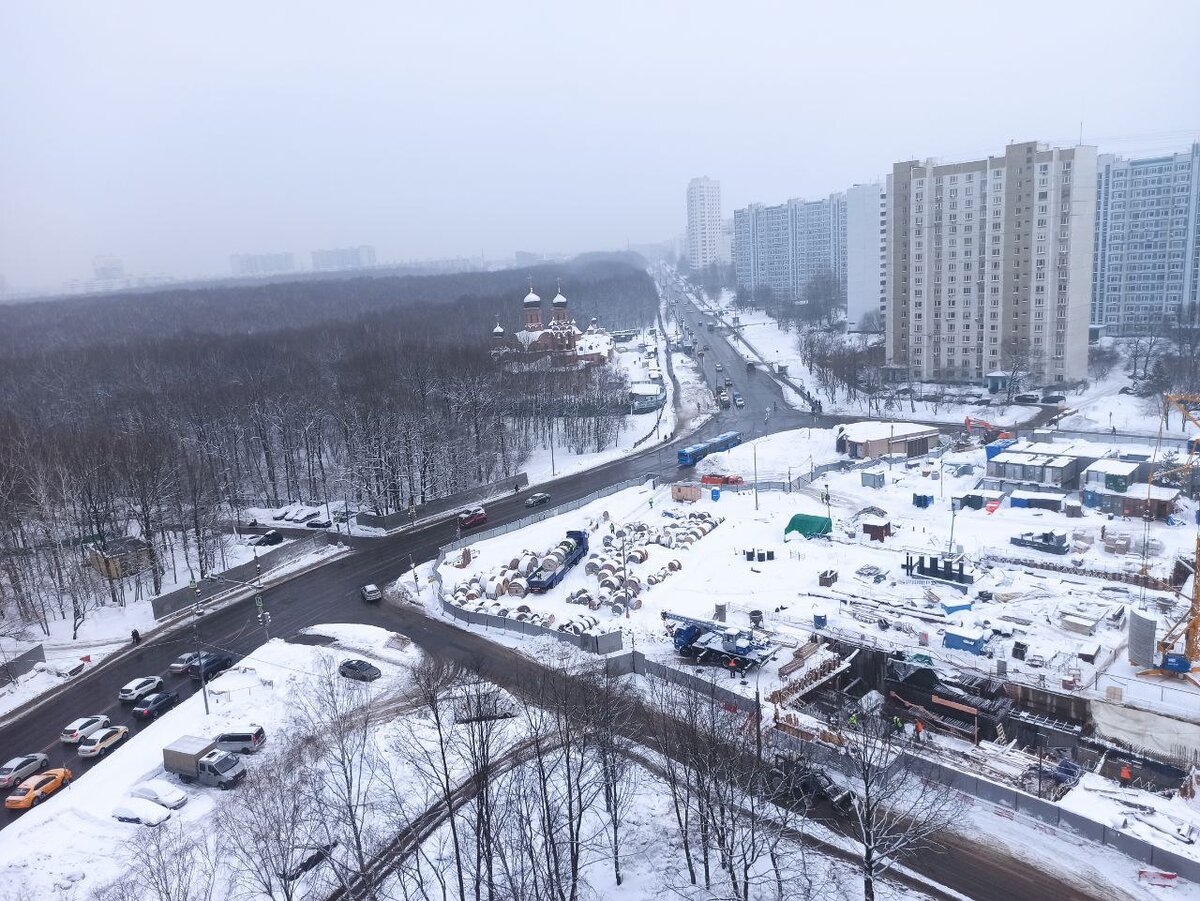 📷 2.1: Работы по восстановлению прежней схемы движения на ул. Тёплый стан не ведутся.