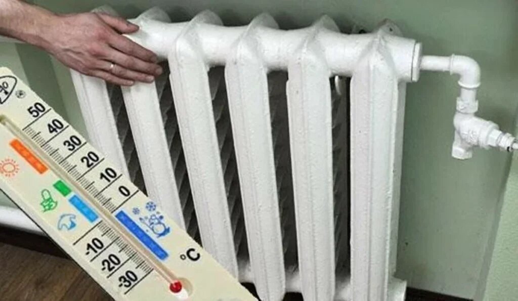 В зимний период отопление в квартире является одной из главных проблем, с которой сталкиваются жители многоквартирных домов, является недостаточное или отсутствие тепла в квартире.