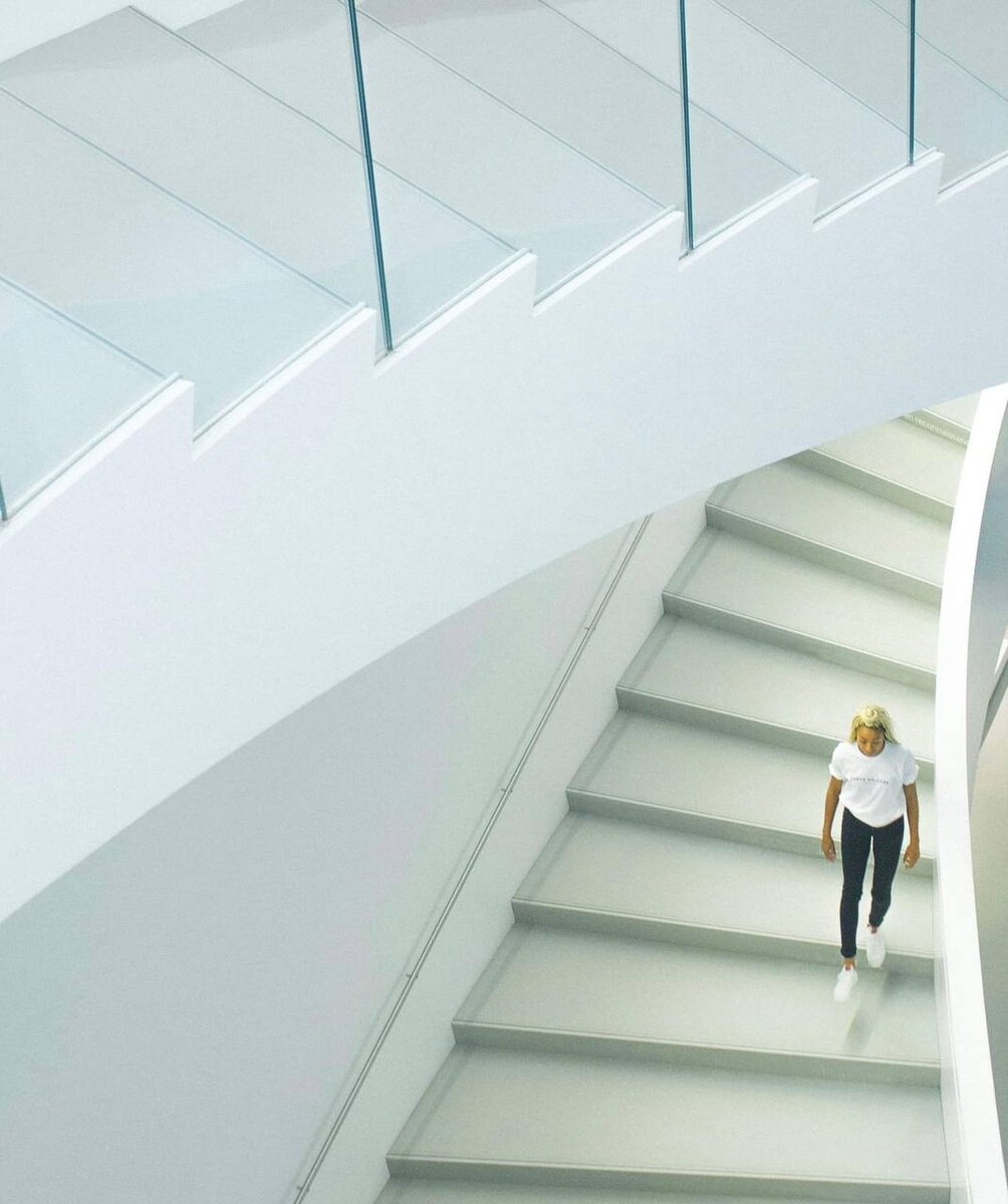 Выход из критической ситуации. Препятствия на пути к успеху. Критическая ситуация картинка. Препятствия на пути к успеху. Общение людей.