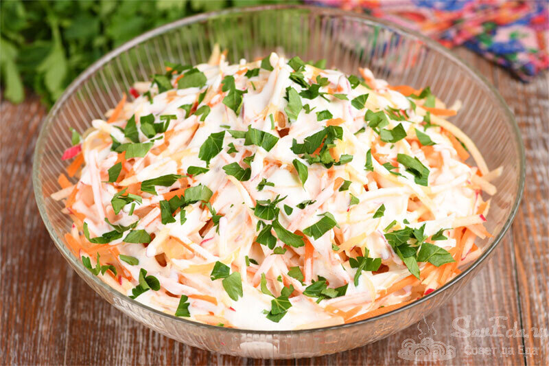 Салат с корейской морковью оливками. Постные салаты с морковкой. Салат из корейской моркови. Постные салаты. Постный салат с корейской морковью.