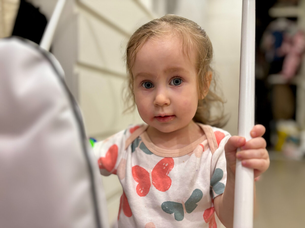 Бедный ребёнок)