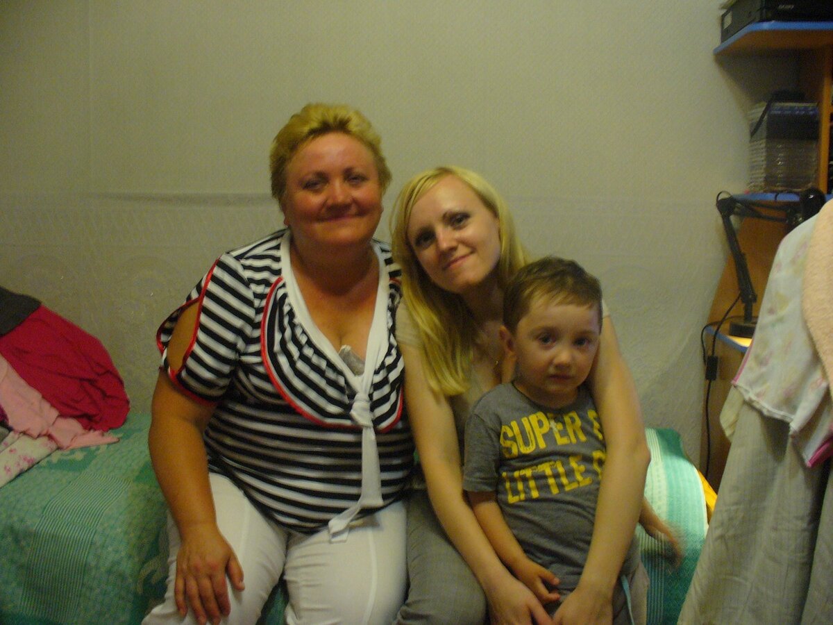 Сергей и его мама с бабушкой. Личный архив