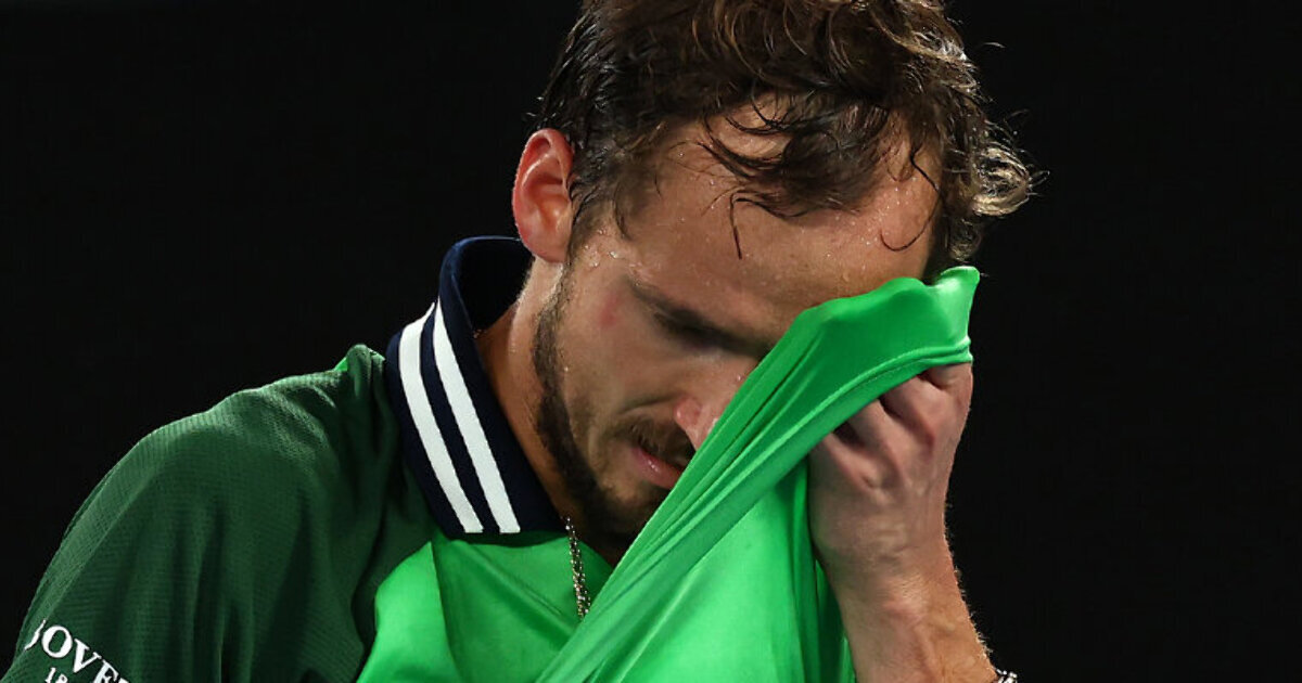 она страдает. она страдает тем же. она страдает тем же. она страдает тем же. отношения должны приносить радость а не страдания картинки.