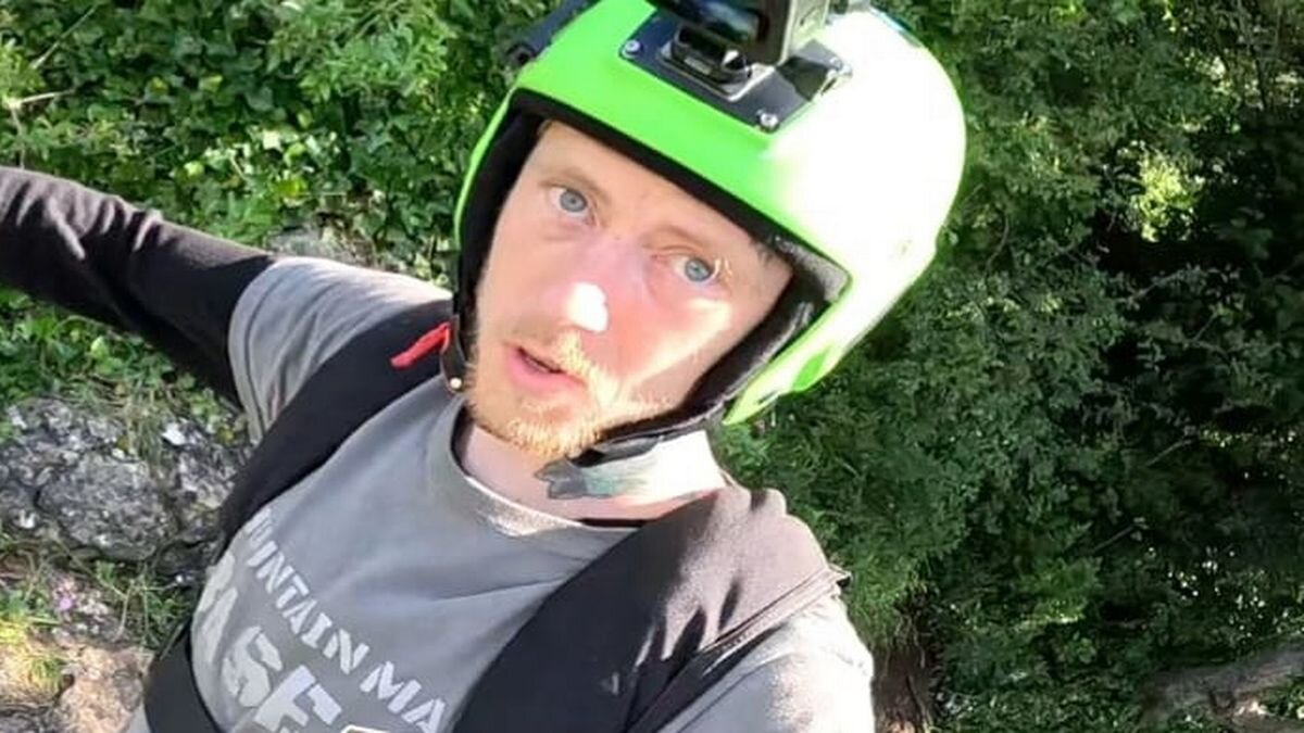 Нэти Одинсон на фото после предыдущего бейсджампинга