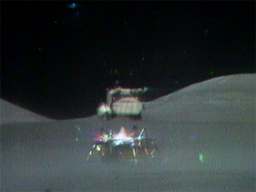 Момент взлета с платформы. Съемка велась на телевизионную камеру, установленную на луномобиле. Управлялась оператором с Земли