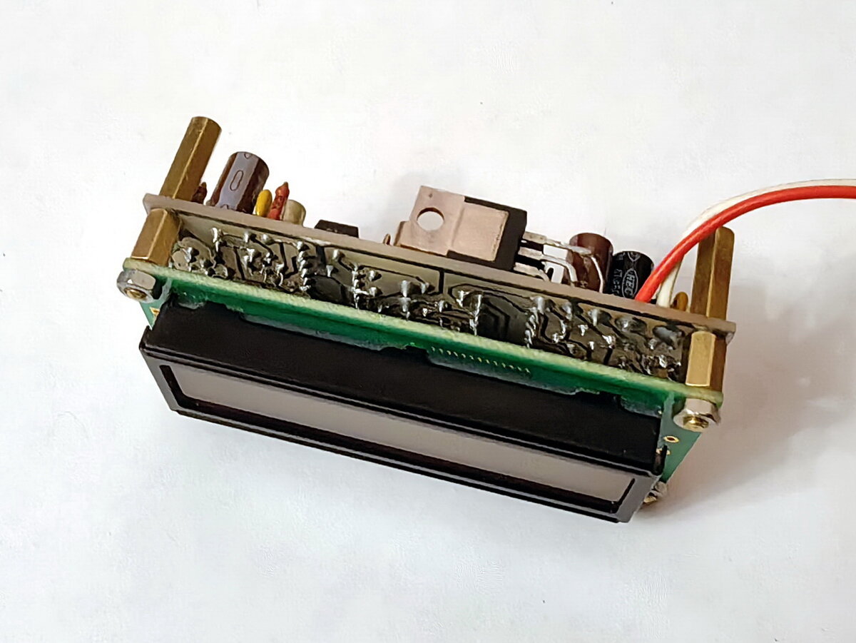 Приемник основа. Самодельный радиоприемник. Алмаз 401 приемник внутри разбор. Детекторный fm радиоприемник. Регенеративный ламповый кв приемник.