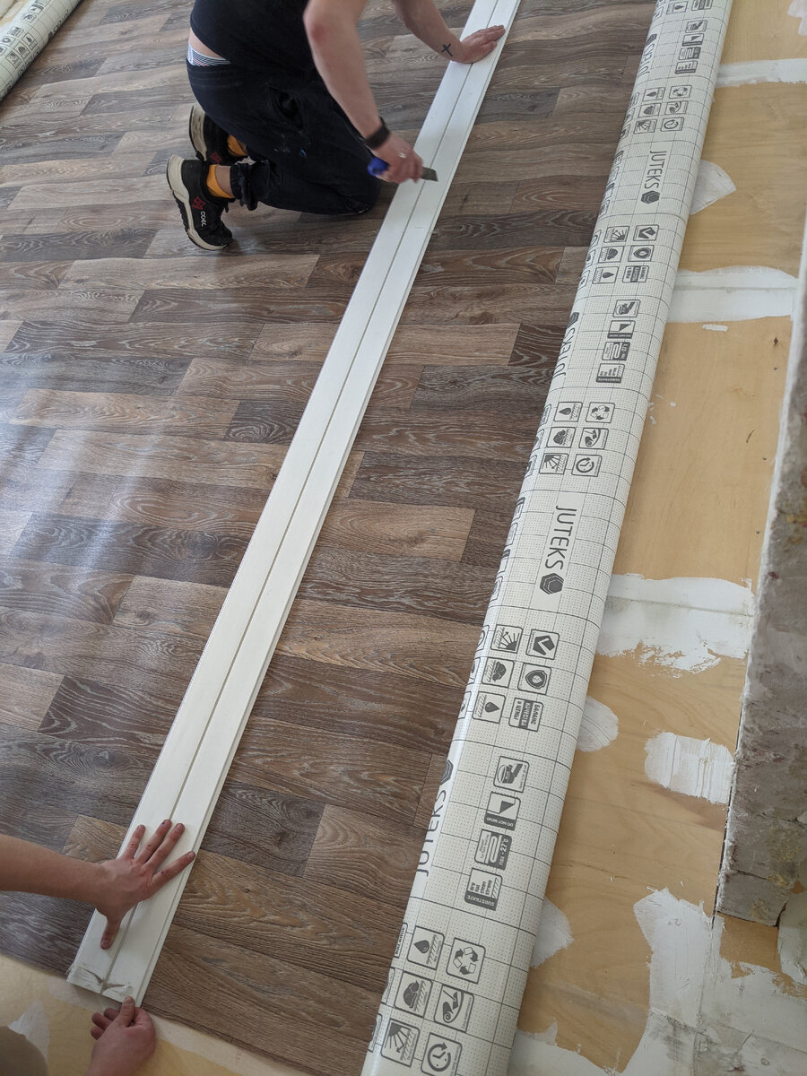 Половой вопрос-2 и установка дверей. | ЛАПА КОТА. Строим дом сами | Дзен