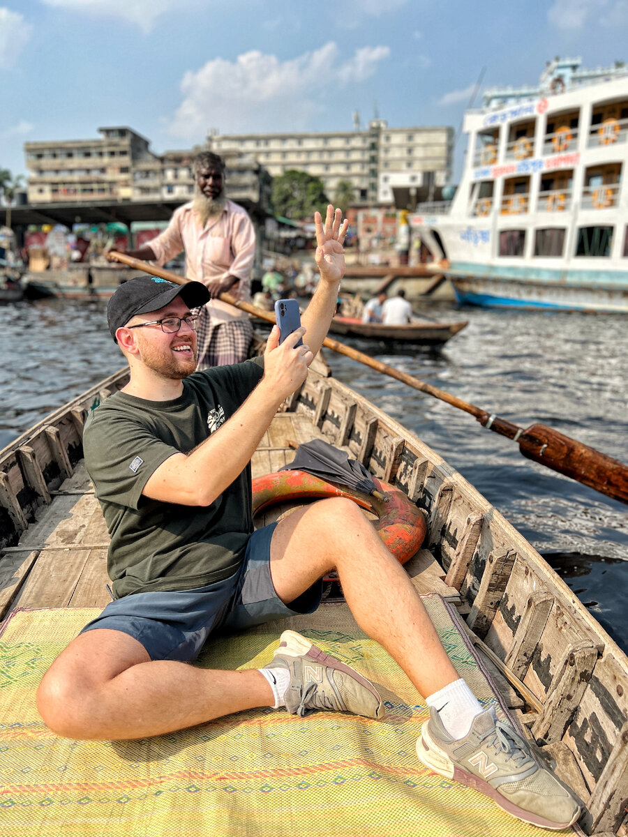 Капает в глаза. Закапывание капель в глаза. Капает капли в глаза. Попала капля. Хламидия конъюнктивит.