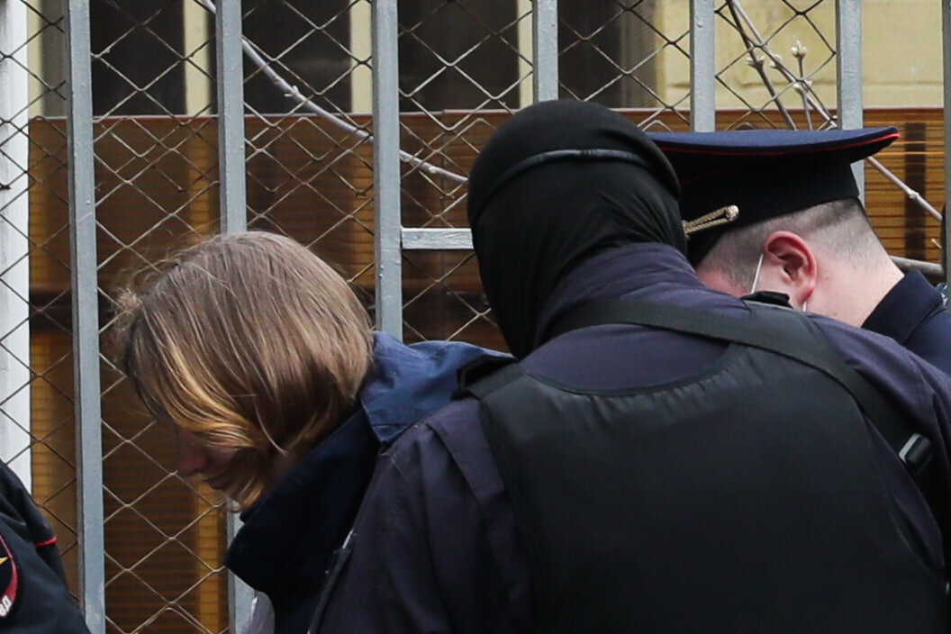 ДАРЬЯ ТРЕПОВА* ОТПРАВЛЯЕТСЯ ЗА РЕШЁТКУ. НАДОЛГО. ФОТО:  PETROV SERGEY/GLOBALLOOKPRESS