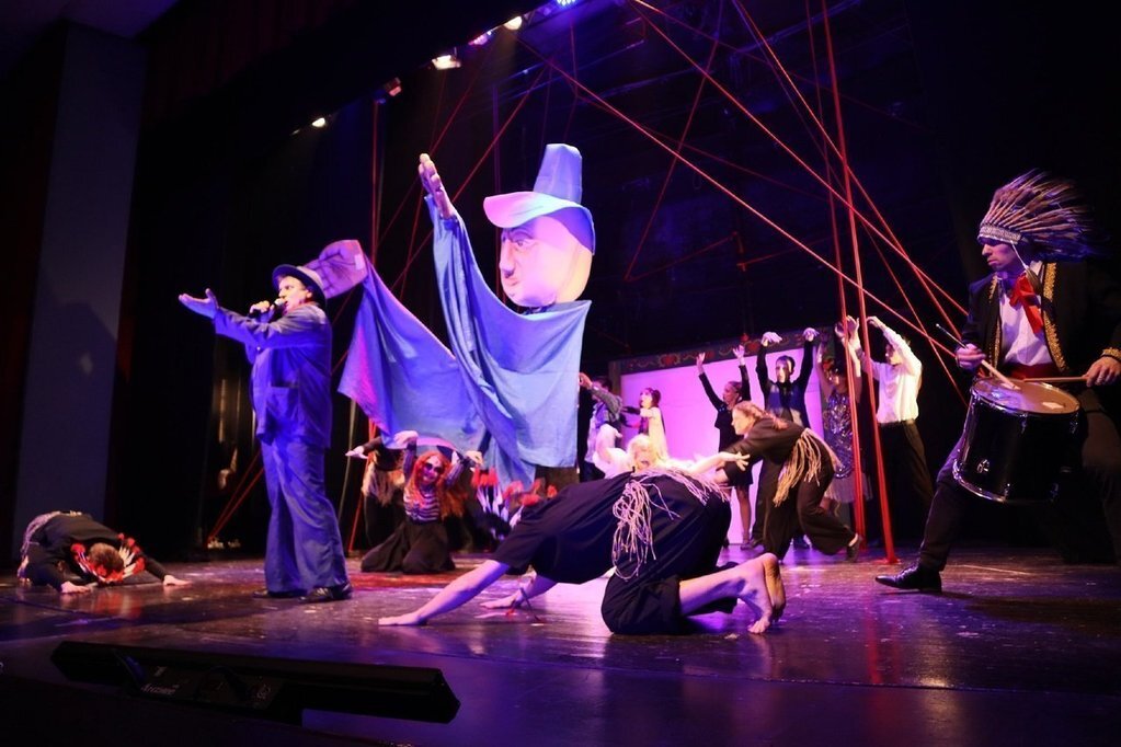 Драйв арена 2022. Омск новый год 2022. Новогодняя мега омск. Вечерний омск. Куда сходить в омске зимой.