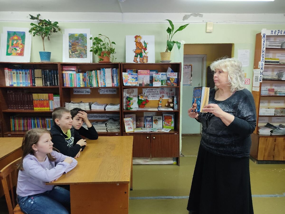 современный библиотекарь. профессия библиотекарь. библиотечный персонал. библиотекарь-библиограф. библиотечный персонал.