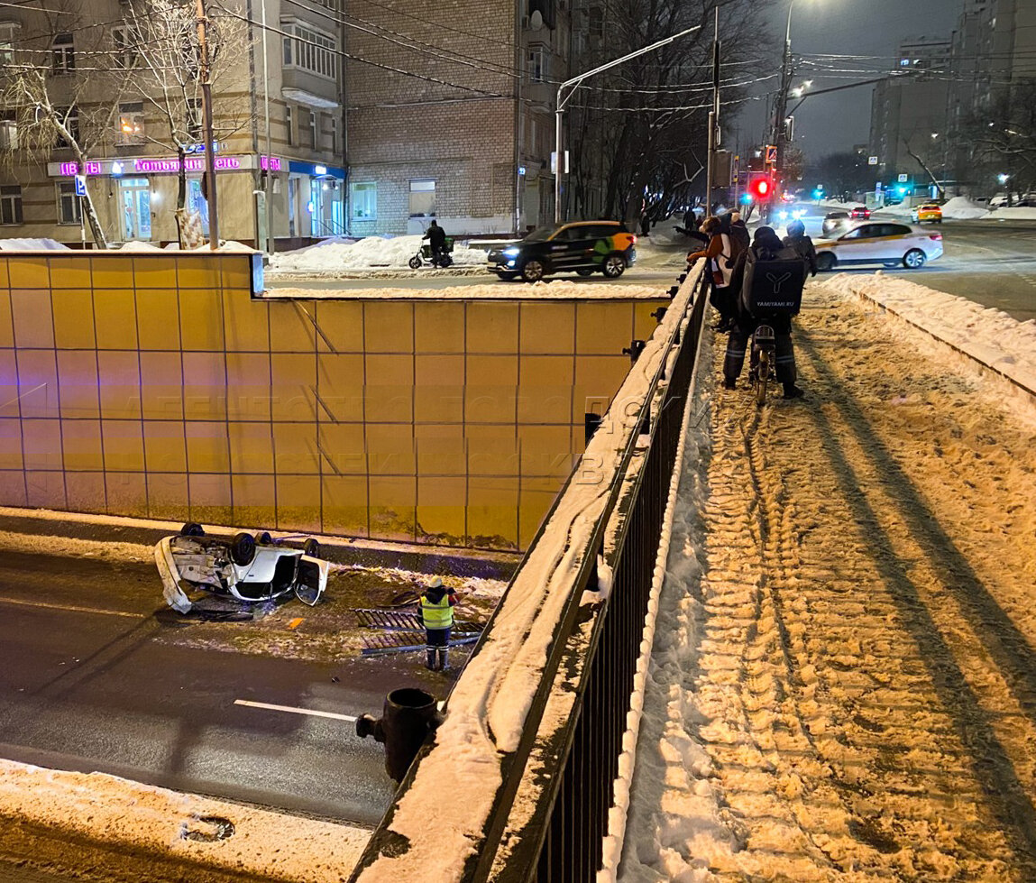 Летающий автомобиль aircar словацкой компании klein vision. Aeromobil 2. Klein aircar v5. Летающие автомобили 2. Xpeng ht aero.