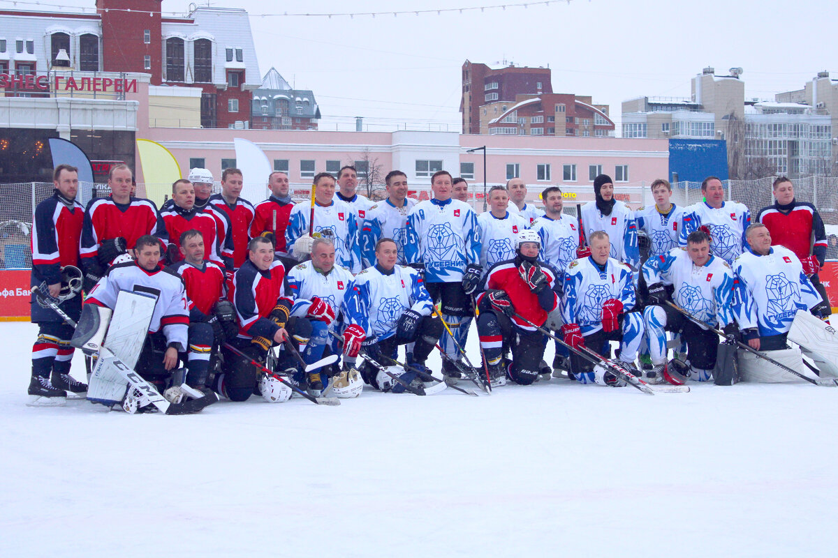 🏒 Сегодня 28 января в 15:00 в рамках Всероссийского чемпионата Офицерской Хоккейной Лиги на отборочном региональном этапе в Пермском крае сезона 2023-2024 на ледовой арене у Пермского академического