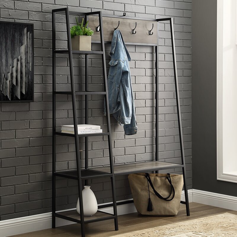 Вешалка для прихожей в стиле лофт, источник фото: loftkovka.ru