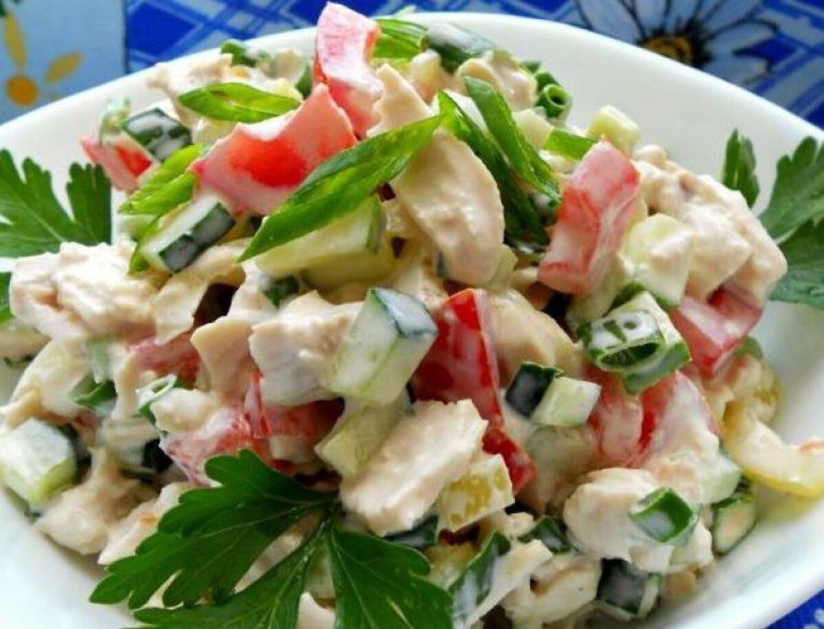 Салат с куриной грудкой