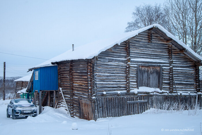 Деревенский дом татарскй. Традиционное жилище красноярского края. Деревенский дом пятистенок. Традиционное жилище народов центральной россии. Русский дом нижегородская область изба.
