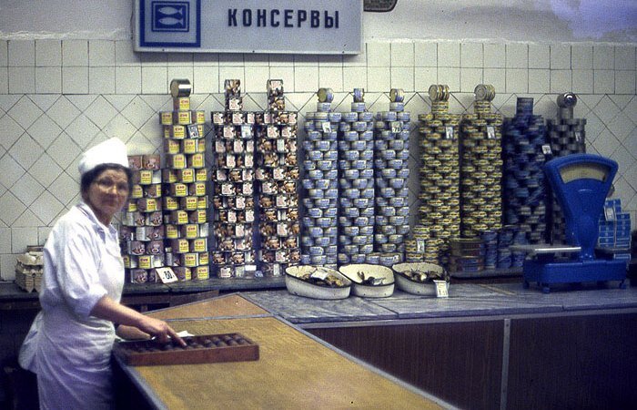 «Кильку в томате» можно было практически всегда обнаружить на прилавках магазинов / Фото: sharikowa.livejournal.com