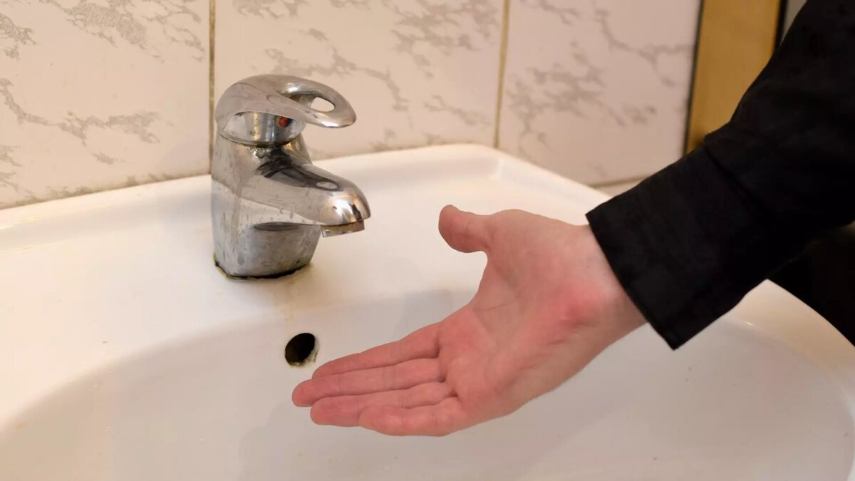     Холодную воду отключат в десятках домов Ростова из-за плановых работ, рассказали в городской администрации.