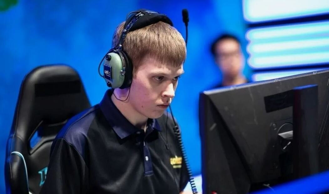 кибер первые. киберспортивный клуб. киберспорт сток. киберспортивные соревнования. киберспорт картинки.