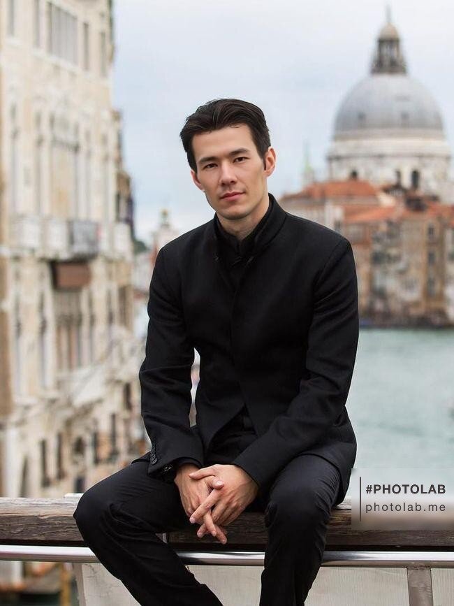 Когда жизнь хорошо твои друзья всегда рядом а когда у тебя плохо никого не можешь найти рядом!