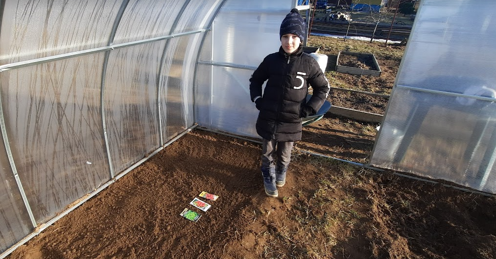 Помощник в деле)