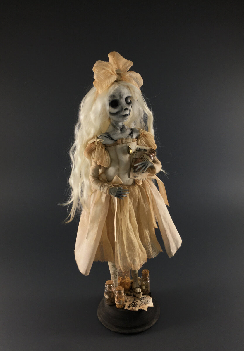 Страшная кукла