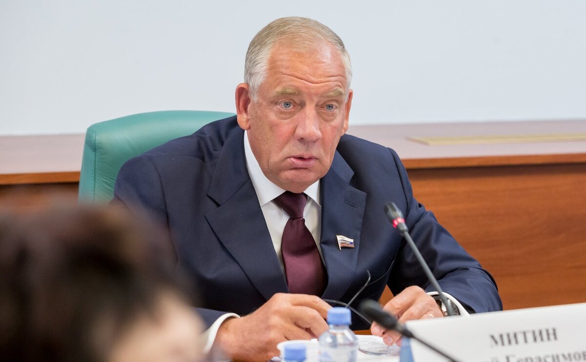 На илл.: Сергей Герасимович Митин (род. 1951, г. Горький) – губернатор Новгородской области (2007–2017), с 2017 г. – представитель от исполнительного органа государственной власти Новгородской области в Совете Федерации РФ. // Источник фото: сайт Совет Федерации РФ