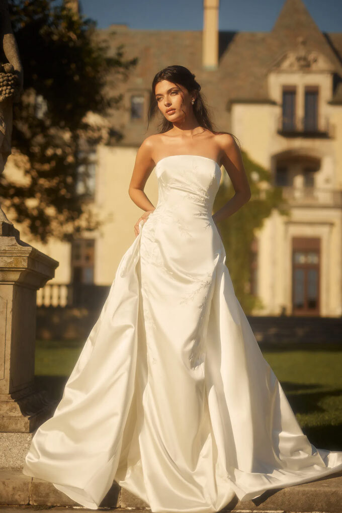 Женский свадебный. Krikor jabotian 2021. Свадебный костюм женский. Свадебный костюм женский. Свадебный брючный костюм для невесты.