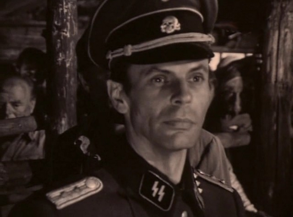 «Вечный зов» (1973-83). Немецкий офицер в концлагере. Фото из интернета.