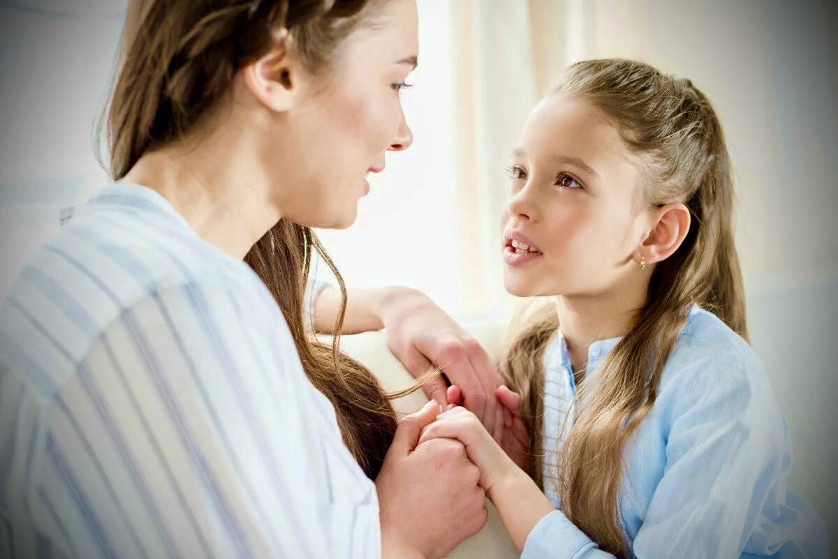 Пашкова алла валерьевна. Злая воспитательница в детском саду. Бешеная воспитательница. Ребенок ломает игрушки. Злая воспитательница фото.