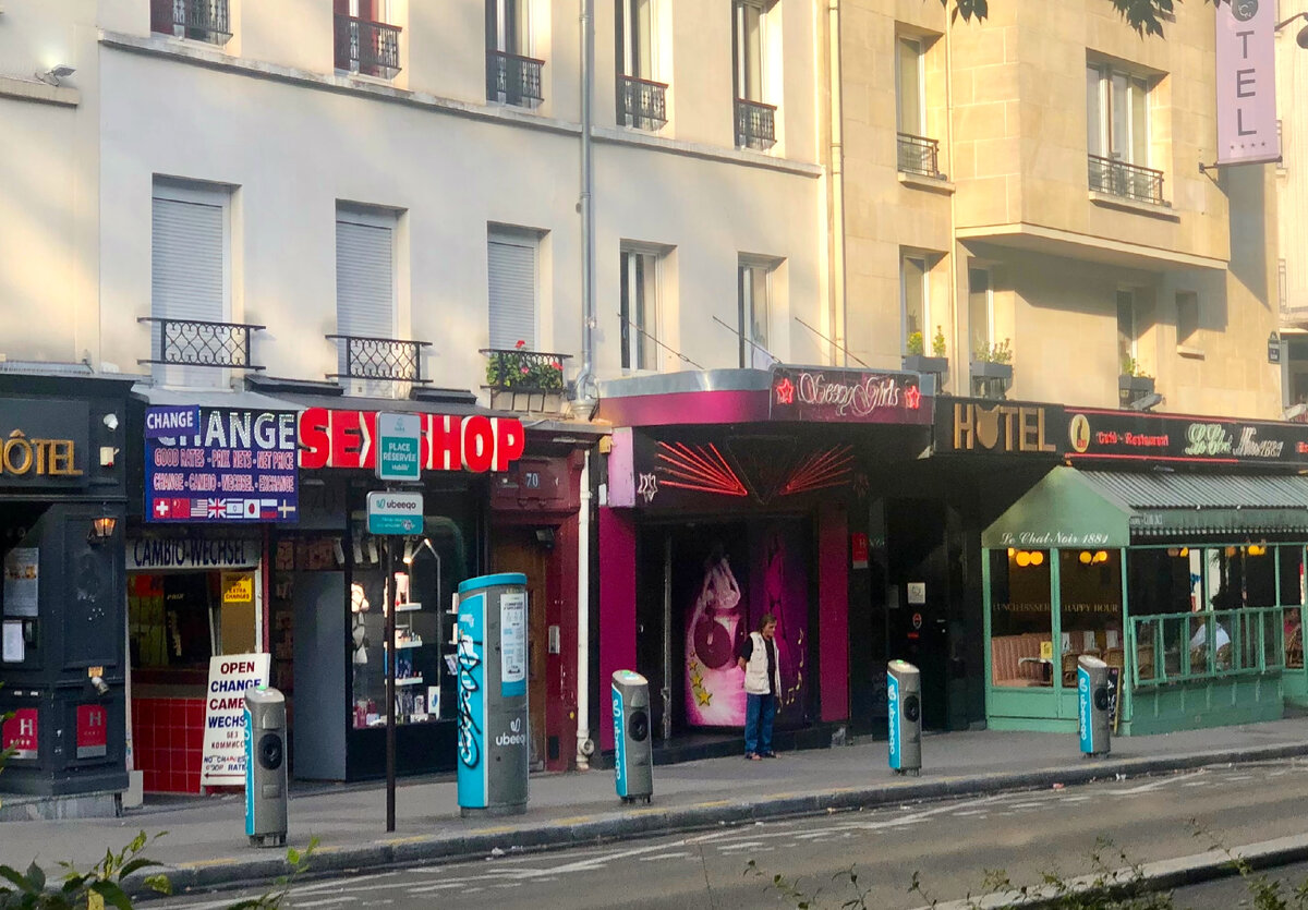 Улочки к морю живопись. Фрески ортограф арка. Солнечный южный дворик италия. Жиляев текстурная живопись итальянский дворик. Красивый двор.