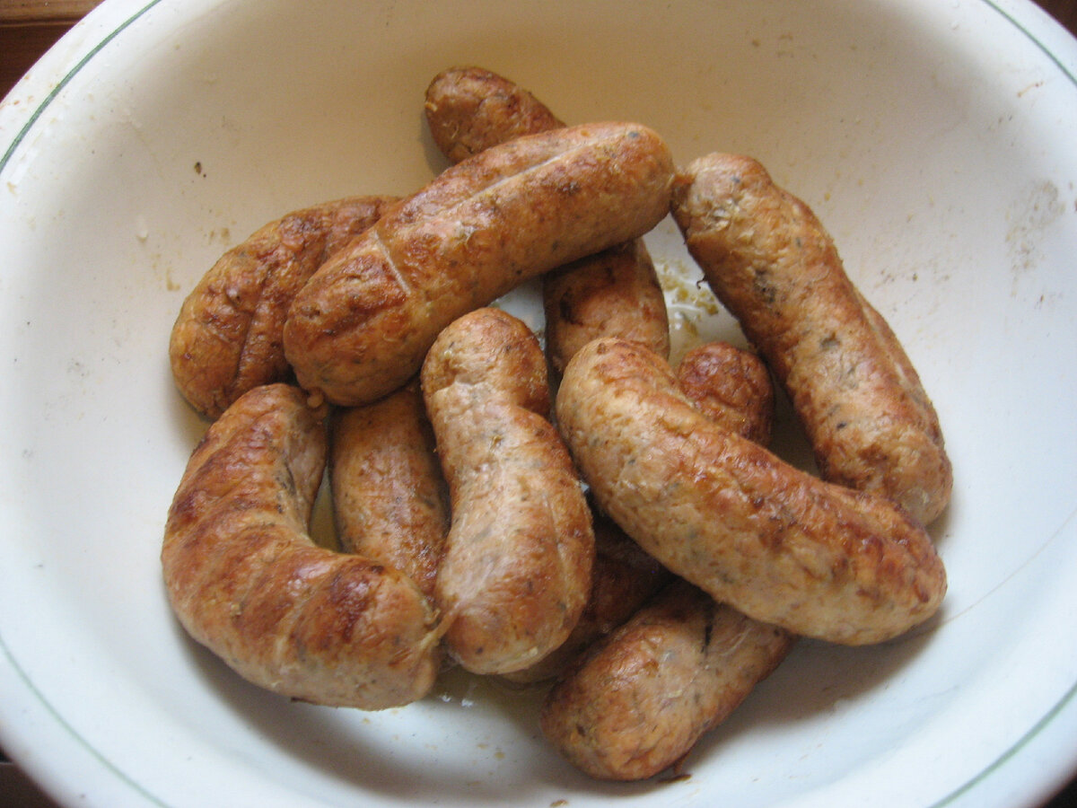 Вот такие замечательные куриные колбаски у нас получились- моё фото