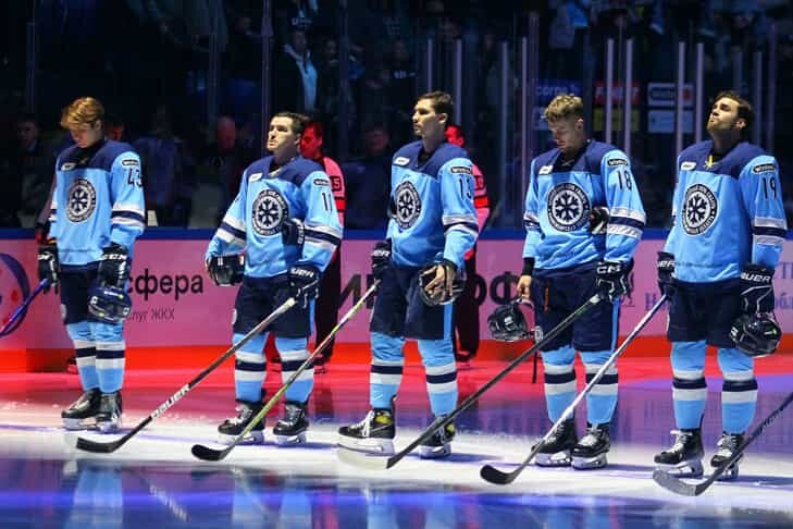    Многие болельщики «Сибири» уже мысленно смирились, что в этом сезоне их любимая команда может «пролететь» мимо плей-офф. Фото Артема Тиунова