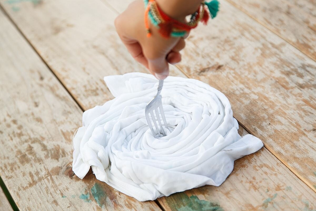 обрезанная футболка. переделка футболки. переделка старых футболок в платья. балаклава из футболки. переделки из футболок.