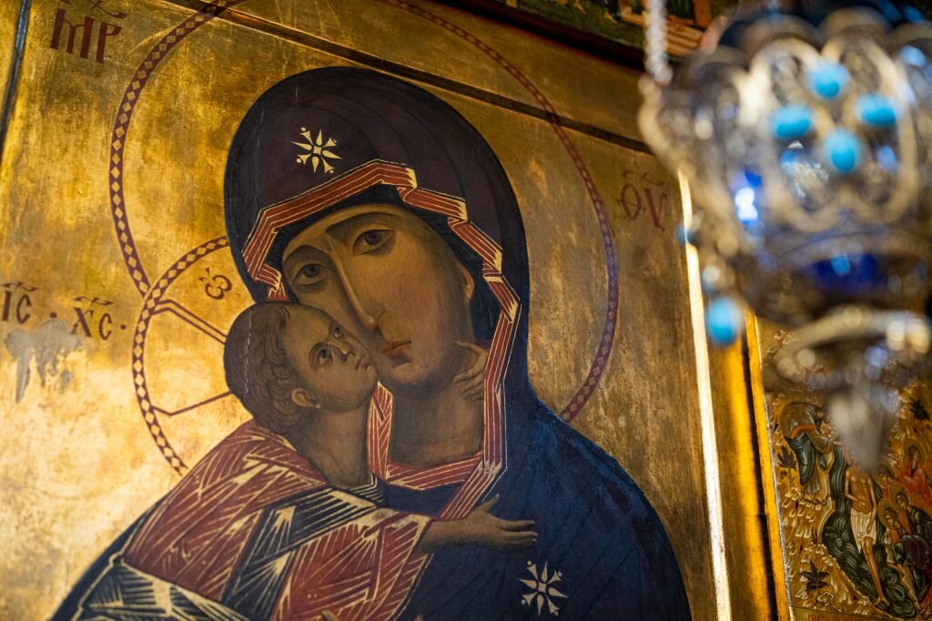 Сретенский монастырь икона владимирской божьей. Владимирская икона божией матери в сретенском монастыре. Владимирская икона монастырь. Владимирская икона сретенский монастырь. Владимирская икона божией матери сретенский монастырь.