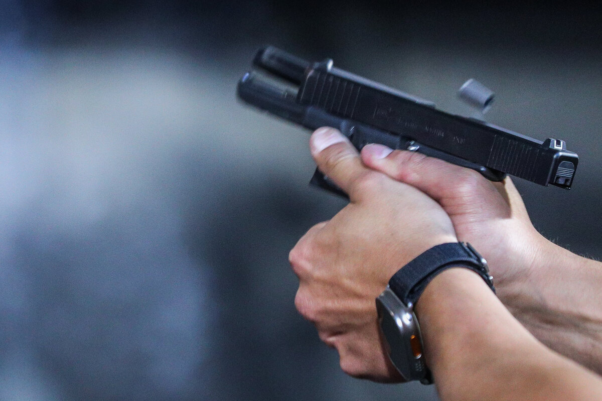 Пистолетов драка. Alex pistoletov - александр пистолетов. Оружие для самообороны. Превышение самообороны. Александр пистолетов и стас барецкий.