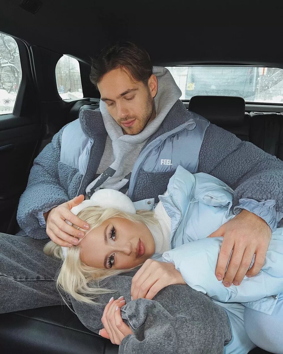 Клава девочка. Girl with keyboard. Фотография компьютер 108 лет для девочек. Клавиатура компьютера для блондинок. Компьютерные девочки маленькие.