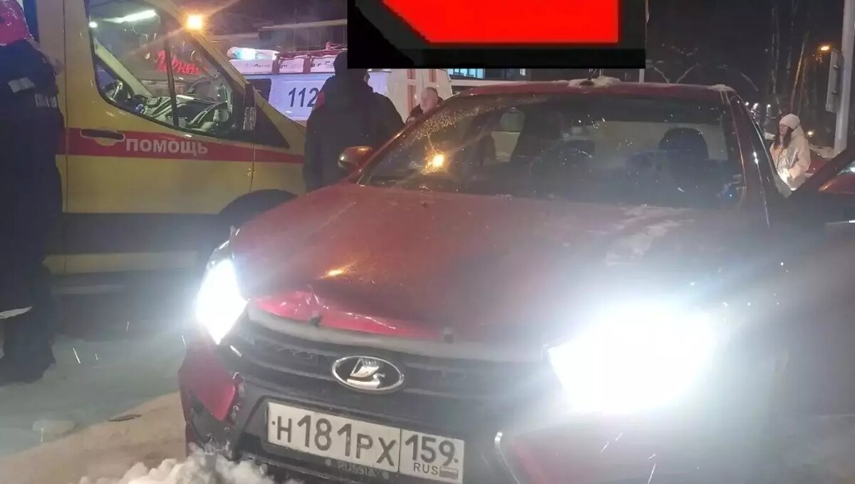     Водитель пытался избежать столкновения с другим автомобилем.