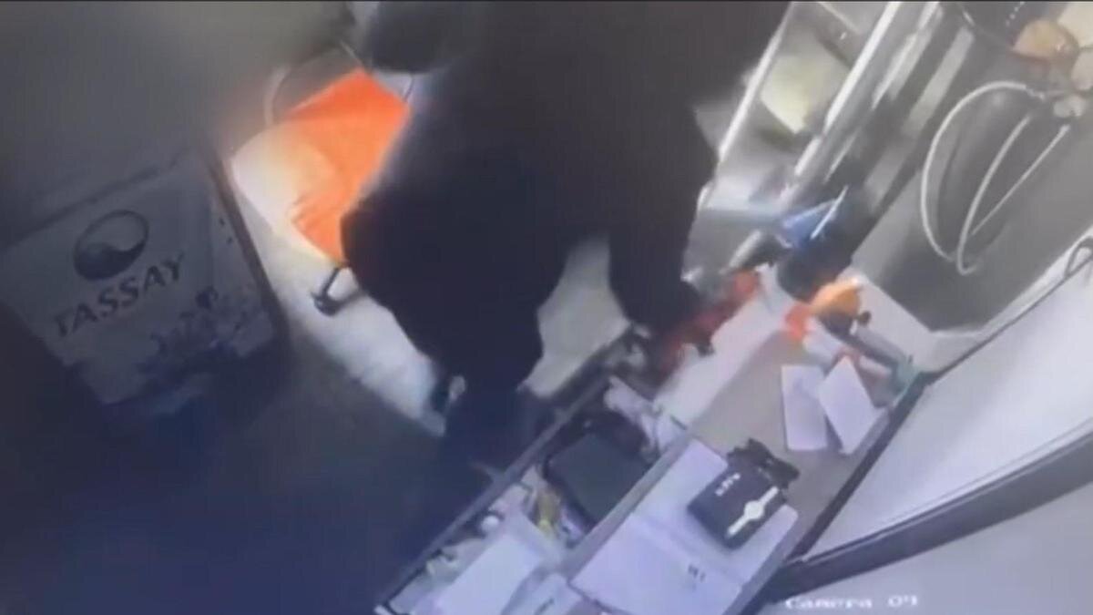 Видеонаблюдение за сотрудниками. Робот камера видеонаблюдения. Умные камеры видеонаблюдения. Система видеонаблюдения. Hikvision скрытая камера wifi.