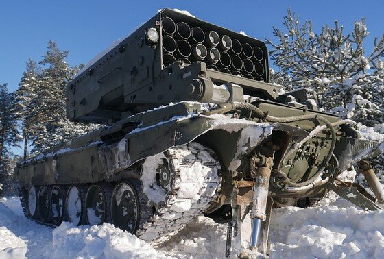    Тяжёлая огнемётная система (ТОС) залпового огня ТОС-1А «Солнцепек»