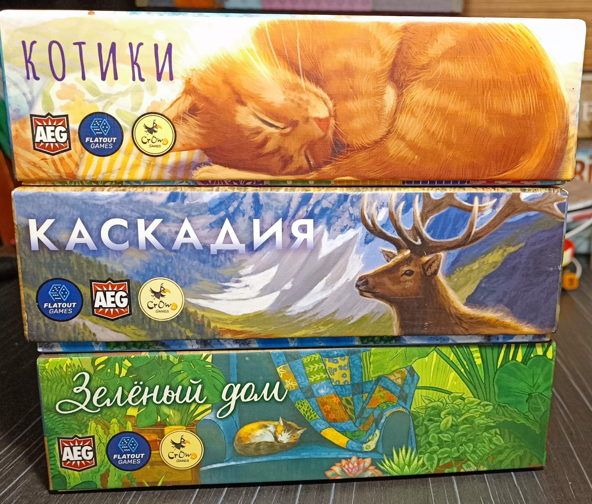 У игр, кроме общего издателя, один и тот же художник